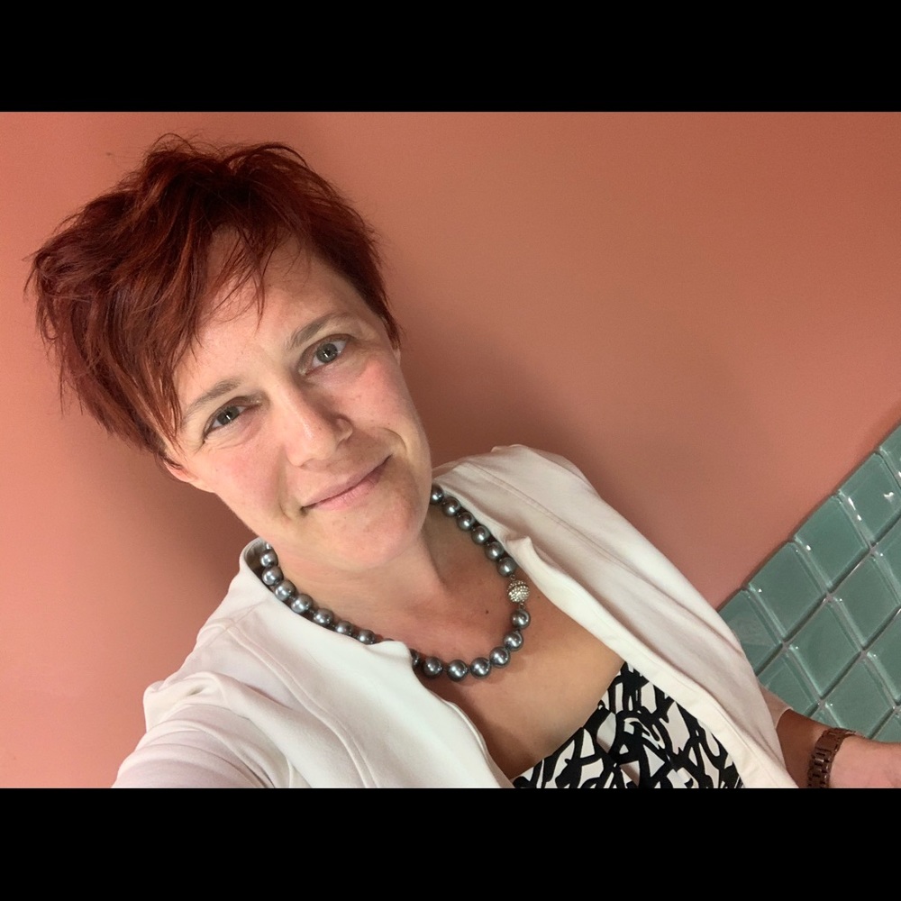 Meet your Posher, Thea